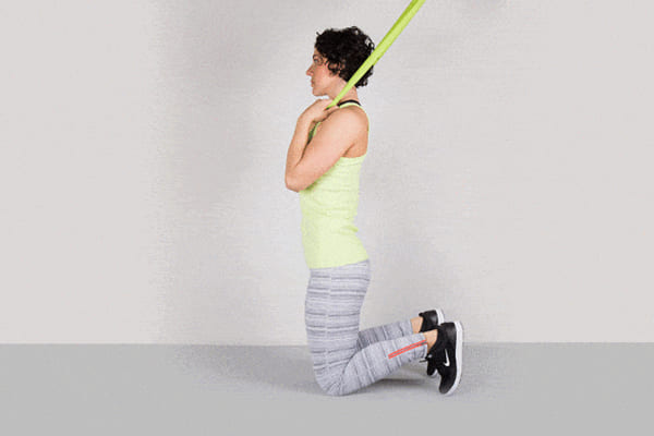 تمرین کرانچ زانو (Kneeling crunch)