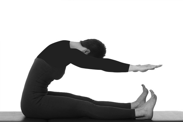 ورزش پیلاتس در خانه برای بانوان (Spine Stretch Forward)